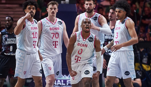 Angeführt vom überragenden TJ Shorts (M., Nr. 0) gewannen die Telekom Baskets Bonn die Champions League.